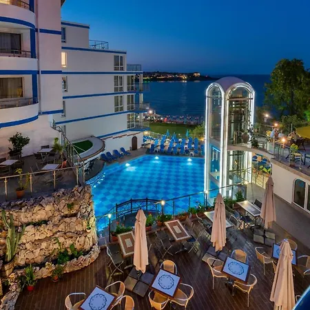 List Hotel 4*