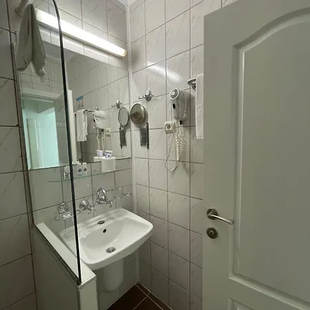 List Hotel